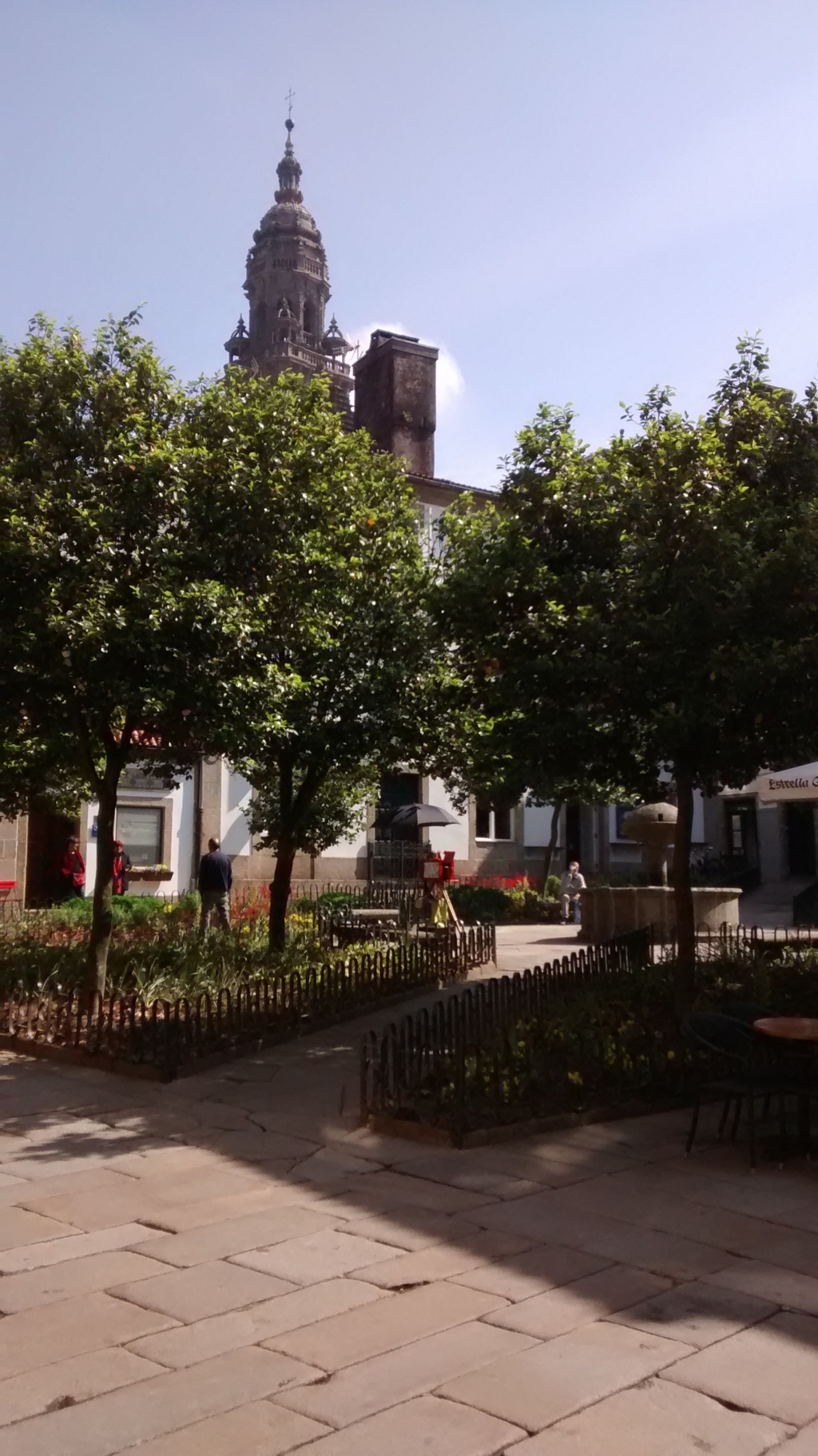 Plaza de Fonseca, al fondo torre de la Berenguela
