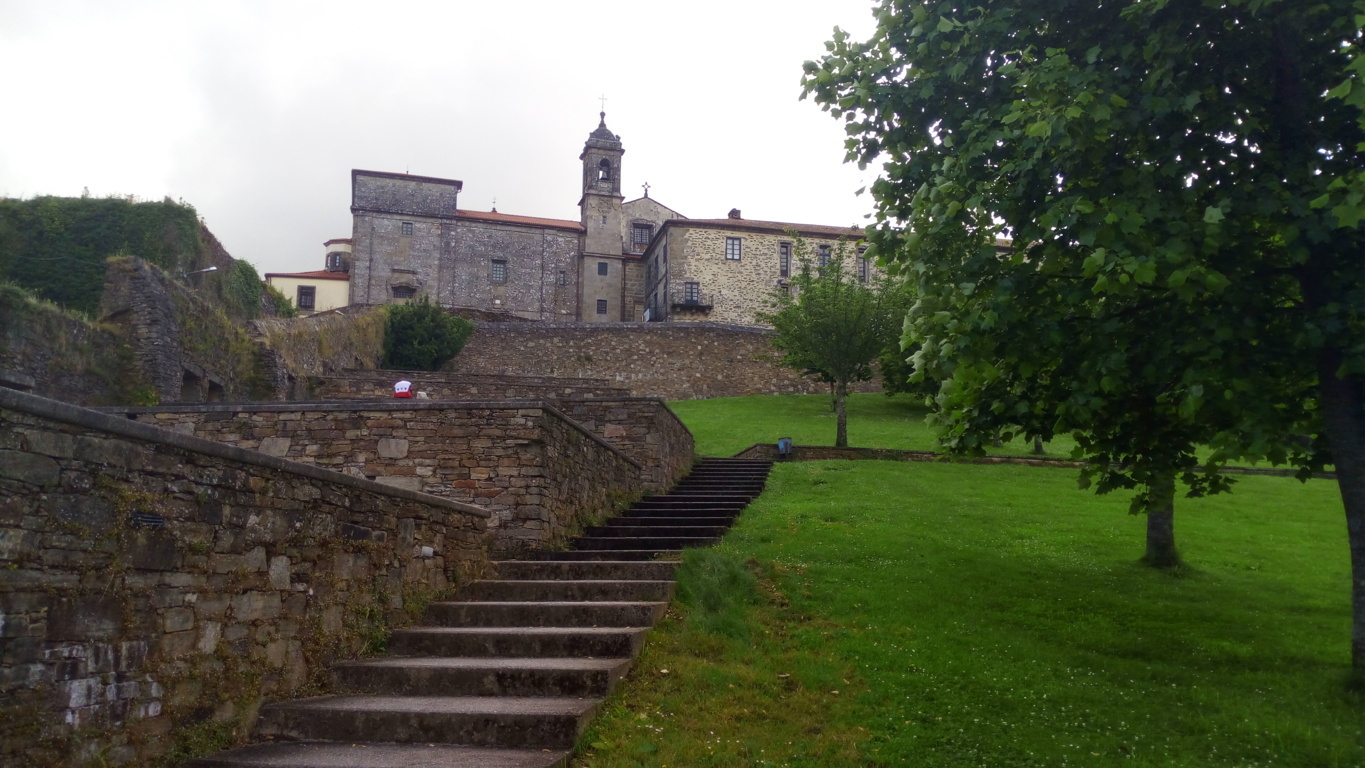 Escalinata de subida a Rúa de Belvís y convento de Santa Maria de Belvís