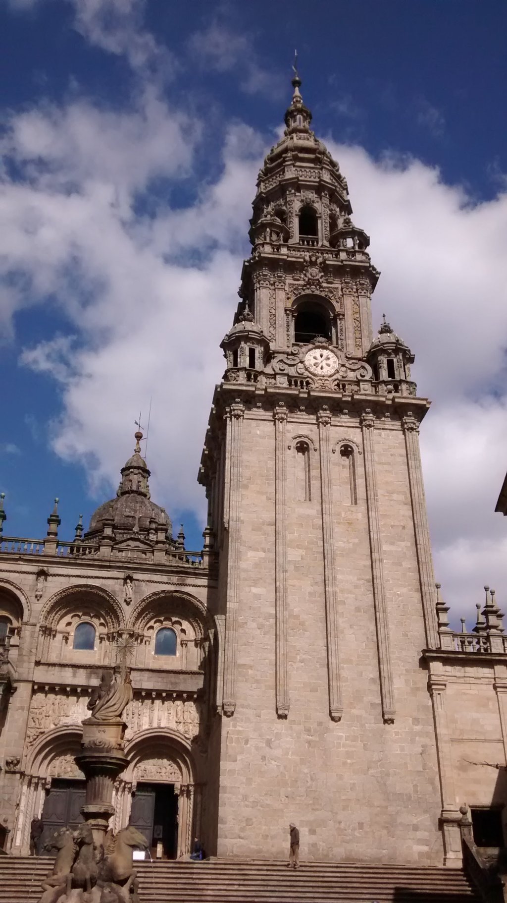 Torre de la Berenguela o del reloj desde Platerías