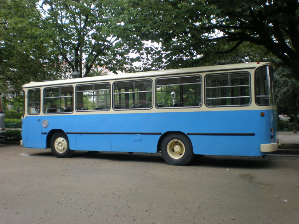 Autobus 9